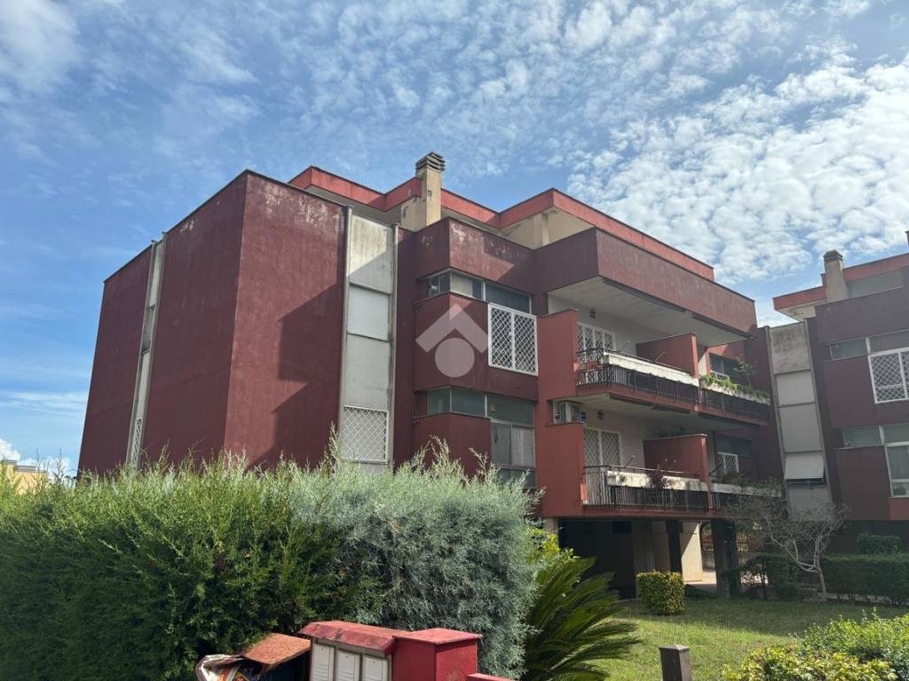 Vendita Appartamento in via Stoccolma 1. Latina. Buono stato, primo piano, posto auto, con balcone, riscaldamento autonomo, rif. 114609097 #finsubitoaste Campania  #finsubito richiedi mutuo fino 100%